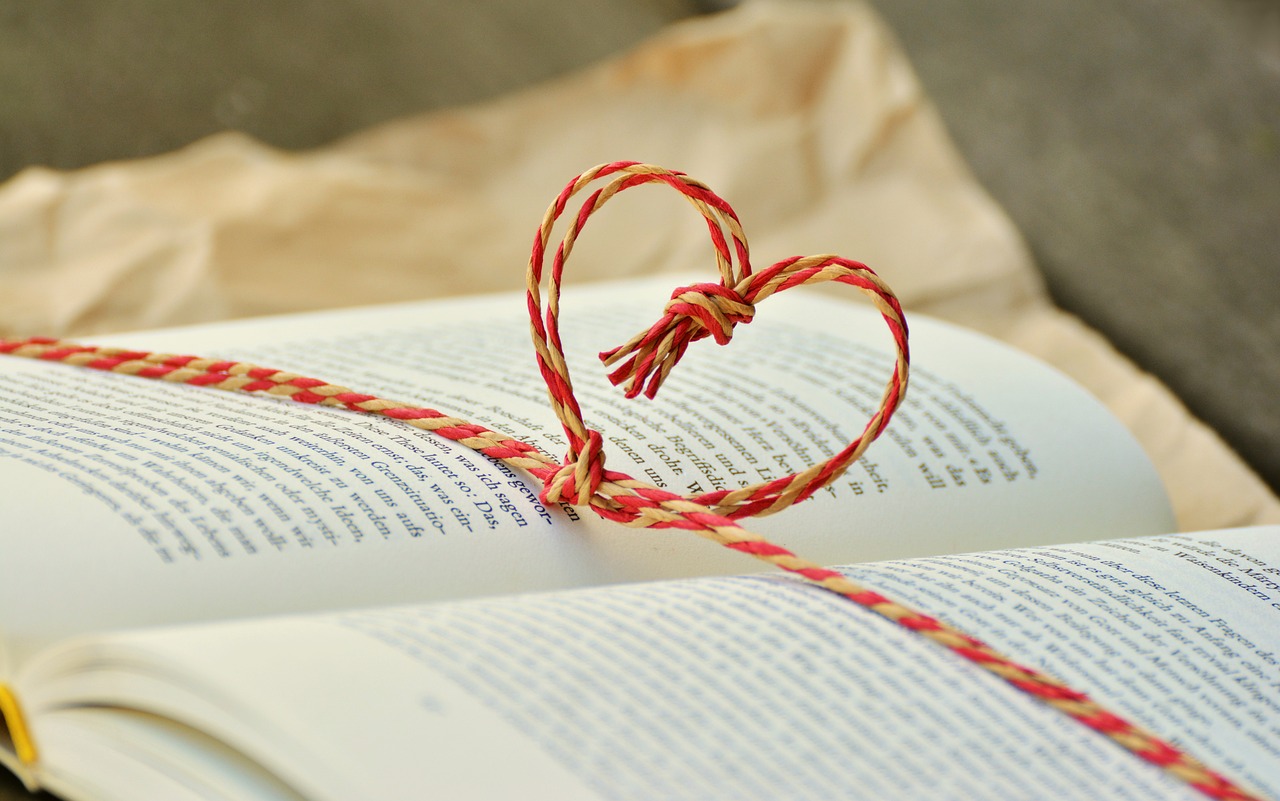 a book, book gift, heart-1760998.jpg
